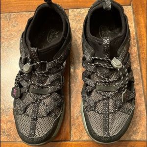 Chaco Women’s Outcross EVO 1 Hiking Shoe size 9